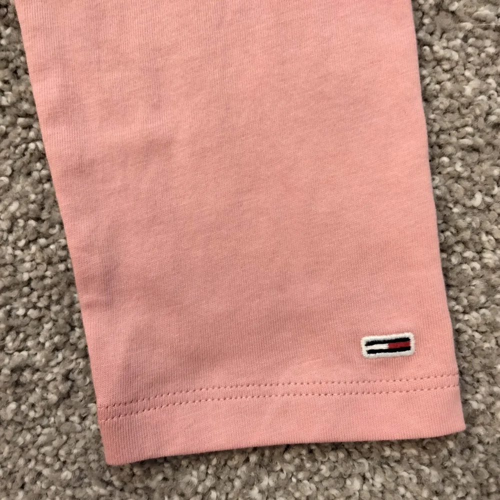 NWT Sz S Tommy Jeans Pink LS Crop Top - Picture 9 of 9